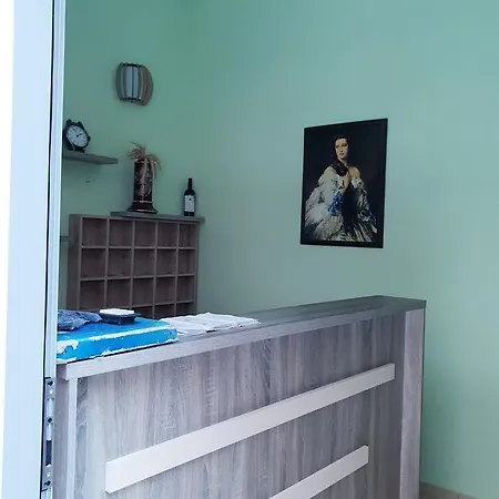 מלון Kompleksi Caushi Tushemisht