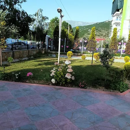 Kompleksi Caushi فندق *