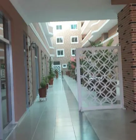 فندق Kompleksi Caushi *